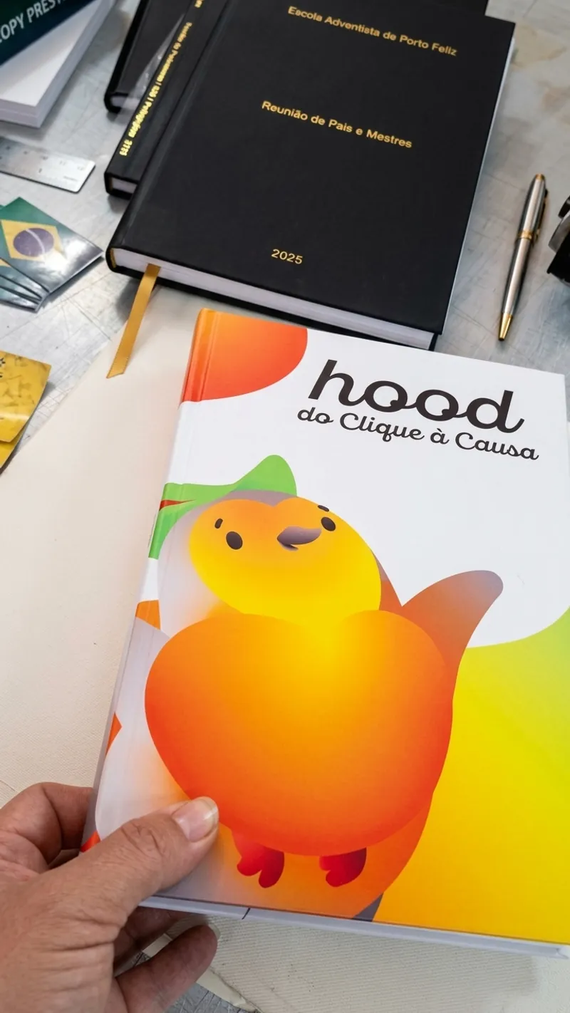Livros e materiais personalizados com acabamento profissional